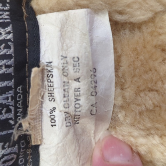 Sheepskin Vest - Picture 7 of 10